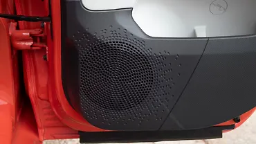 टाटा अल्ट्रोज़ रियर स्पीकर