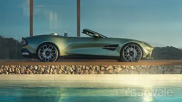 Aston Martin Vanquish Left Front Three Quarter
