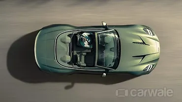 एस्टन मार्टिन वैंक्विश लेफ्ट फ्रंट थ्री क्वार्टर