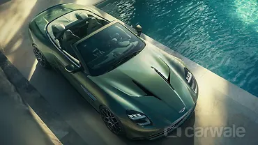 एस्टन मार्टिन वैंक्विश लेफ्ट फ्रंट थ्री क्वार्टर