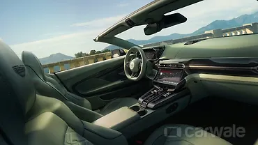 एस्टन मार्टिन वैंक्विश लेफ्ट फ्रंट थ्री क्वार्टर