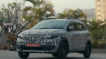 Nissan Gravite Left Front Three Quarter