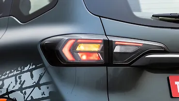 Nissan Gravite Rear Signal/Blinker Light