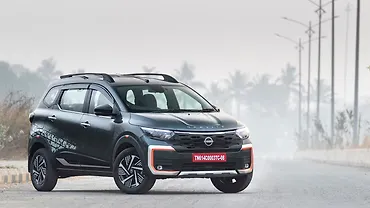 Nissan Gravite Right Front Three Quarter