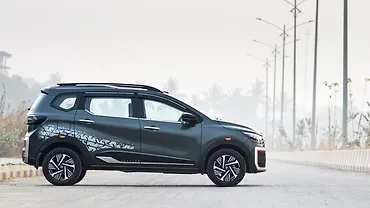 Nissan Gravite Right Side View