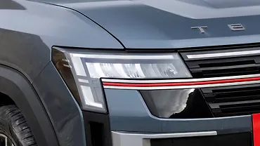 Nissan Tekton Daytime Running Lamp (DRL)