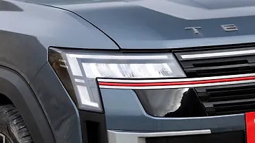 Nissan Tekton Headlight