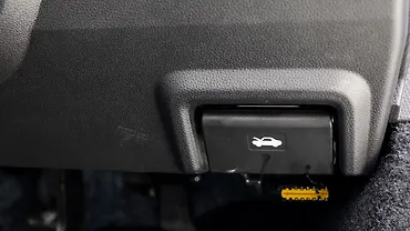 Nissan Tekton Bonnet/Hood release