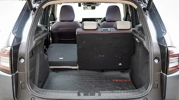 Nissan Tekton Bootspace Rear Split Seat Folded