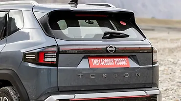 Nissan Tekton Closed Boot/Trunk