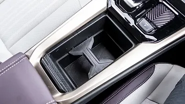 Nissan Tekton Cup Holders
