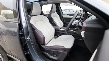 Nissan Tekton Front Row Seats