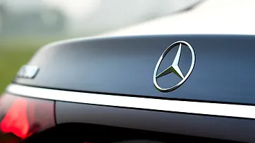 भारतीय बाज़ार में मर्सिडीज़ बेंज़ E-क्लास हुई महंगी! जानिए कितना आया क़ीमत में उछाल?