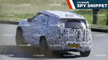 लैंड रोवर डिफेंडर लेफ्ट रियर थ्री क्वार्टर