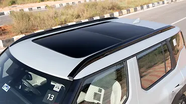 किआ सीरॉस ईवी कार की छत किआ सीरॉस ईवी कार की छत
