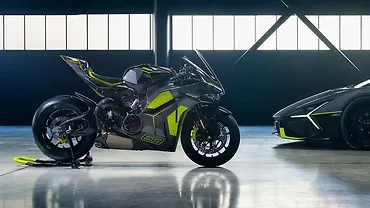 डुकाटी पनिगाले V4 S बाइक के लैम्बॉर्गिनी इडिशन का हुआ ख़ुलासा!