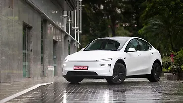 रोहित शर्मा ने ख़रीदी नई टेस्ला मॉडल Y; जानिए कितनी ख़ास है यह लग्ज़री ईवी! रोहित शर्मा ने ख़रीदी नई टेस्ला मॉडल Y; जानिए कितनी ख़ास है यह लग्ज़री ईवी!