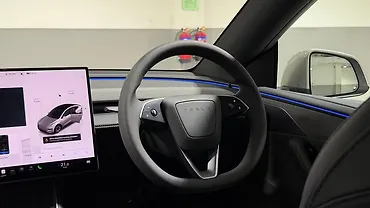 टेस्ला मॉडल Y स्टीयरिंग माउंटेड कंट्रोल्स टेस्ला मॉडल Y स्टीयरिंग माउंटेड कंट्रोल्स