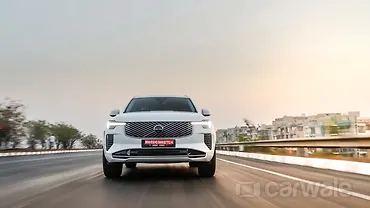 Volvo XC90 Front View