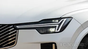 Volvo XC90 Headlight