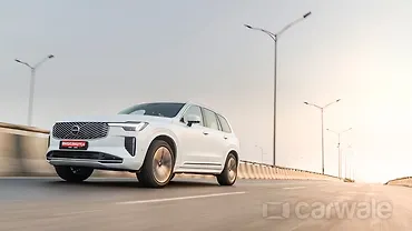 Volvo XC90 Left Front Three Quarter