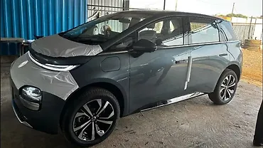 MG Windsor EV Pro Spied Undisguised Ahead of Launch!