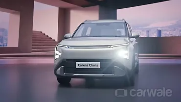 Kia Carens Clavis Front View