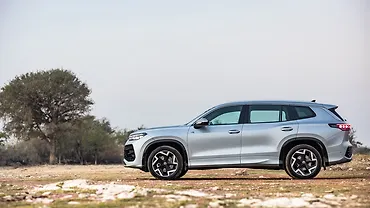 Volkswagen Tayron R-Line Left Side View