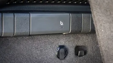 Volkswagen Tayron R-Line Boot Rear Seat Fold/Unfold Switches
