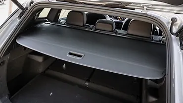 Volkswagen Tayron R-Line Bootspace with Parcel Tray/Retractable
