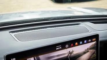 Volkswagen Tayron R-Line Central Dashboard - Top Storage/Speaker