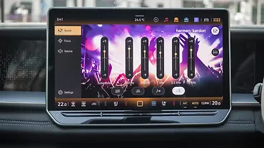 Volkswagen Tayron R-Line Infotainment System