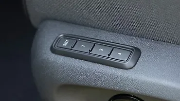 Volkswagen Tayron R-Line Seat Memory Buttons