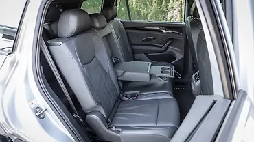 Volkswagen Tayron R-Line Second Row Centre Arm Rest