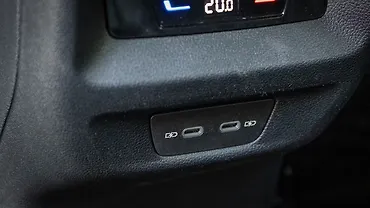 Volkswagen Tayron R-Line Second Row Charging Point