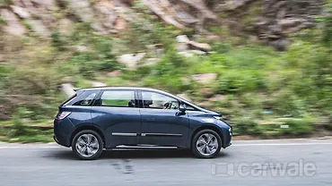 MG Windsor EV Right Side View