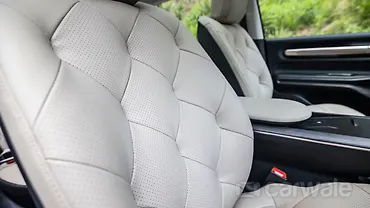 MG Windsor EV Front Row Seats