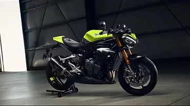 Triumph Speed Triple 1200 RX Unveiled 