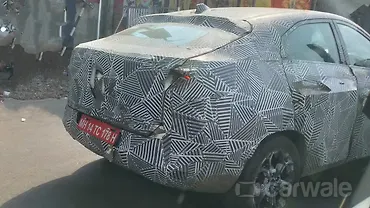 टाटा कर्व राइट साइड का दृश्य