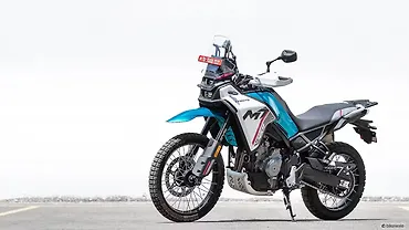 केटीएम 390 एड्वेंचर और सीएफ़ मोटो 450MT में से ऑफ़-रोड का किंग कौन?