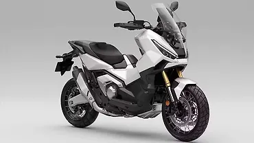 KTM RC 200 Right Side View