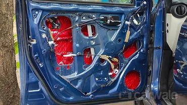 मारुति सुज़ुकी इग्निस रियर डोर