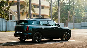 मिनी कंट्रीमैन इलेक्ट्रिक राइट रियर थ्री क्वार्टर