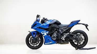 Suzuki GSX-8R Left Side View