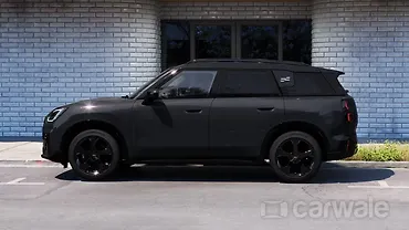 मिनी कंट्रीमैन इलेक्ट्रिक लेफ्ट साइड दृश्य