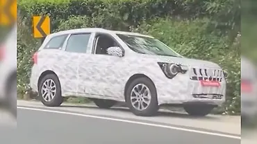 Mahindra XUV700 Facelift Spied Testing for the First Time!