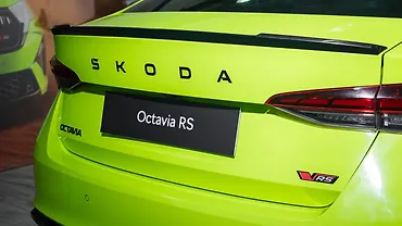 स्कोडा ऑक्टाविया आरएस बंद बूट/ट्रंक