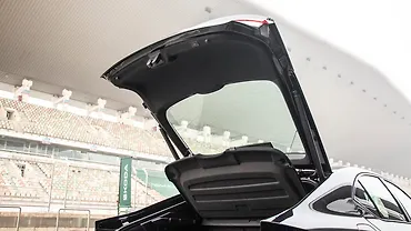 स्कोडा ऑक्टाविया आरएस खुला बूट/ट्रंक