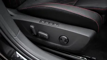 स्कोडा ऑक्टाविया आरएस ड्राइवर के लिए सीट इलेक्ट्रिक सीट एड्जस्टमेंट