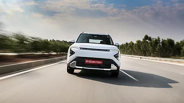 Kia Carens Clavis Front View